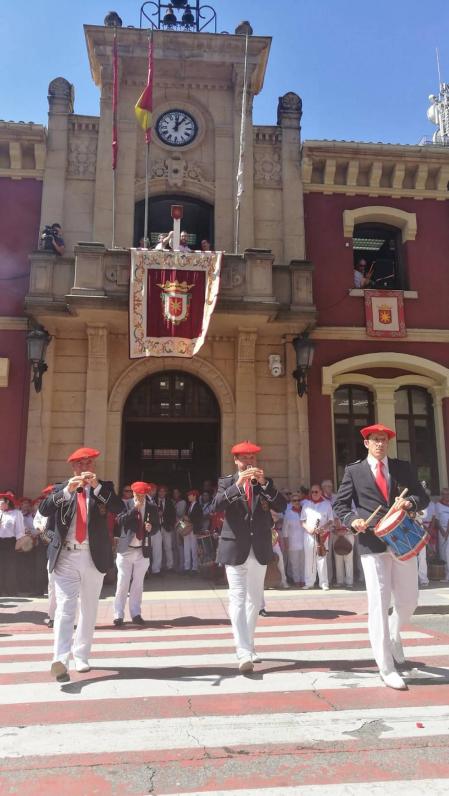 La Asociación de Comerciantes de la localidad del Ega dio comienzo a las fiestas patronales este viernes, 2 de agosto.