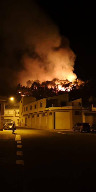 Imágenes del incendio en Funes