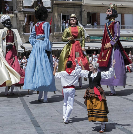 Todas las fotos de la despedida de los gigantes en fiestas de Estella en Diario de Navarra