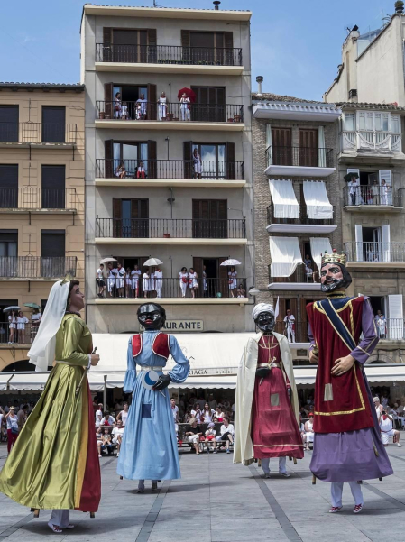 Todas las fotos de la despedida de los gigantes en fiestas de Estella en Diario de Navarra