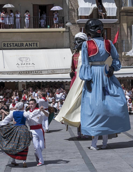 Todas las fotos de la despedida de los gigantes en fiestas de Estella en Diario de Navarra
