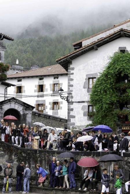 Fotos de la 'Ezpeta-Dantza' de Leitza