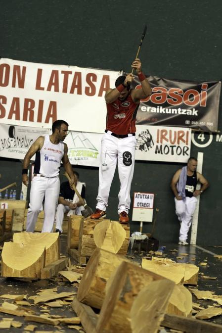 El festival de herri kirolak reunió a más de medio millar de personas en el frontón de la localidad navarra este domingo 11 de agosto.