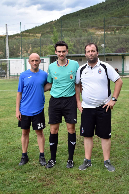 Dentro de escasas fechas el fútbol volverá a los campos navarros y los distintos equipos de la comunidad foral se encuentran inmersos en sus respectivas pretemporadas. Tal es el caso del Avance Ezcabarte, de Primera Autonómica, y el CD Itaroa Huarte, de Tercera División, que se enfrentaron en el terreno de juego de Igeldea con victoria para el conjunto 'cebollero' por 0 a 1, tanto convertido por Alfonso Aranguren.