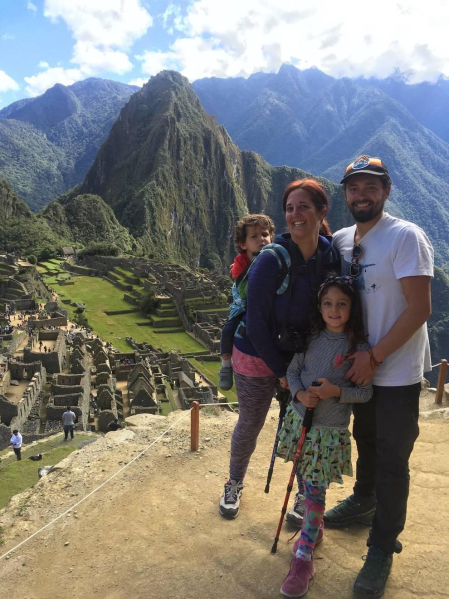 Una madre, un padre, dos hijos, una furgoneta, cuatro países, 15.000 kilómetros y diez meses. La pamplonesa Cristina Saraldi, de 38 años, y su familia recorrieron Chile, Argentina, Bolivia y Perú