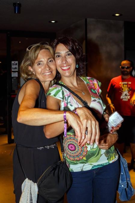 Tahures zurdos, uno de los grupos de rock navarros más recordados de todos los tiempos, regresó a los escenarios para alegría de sus muchos seguidores. La sala Zentral, que colgó el cartel de no hay entradas, fue el lugar elegido para este encuentro musical y solidario, en la que se recogieron fondos para la investigación del síndrome Dravet.