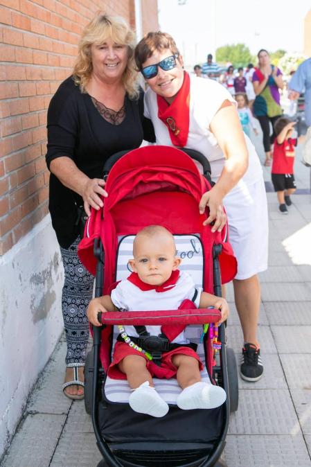 Noáin salió a la calle del 21 al 25 de agosto para celebrar sus fiestas grandes. El desfile de la comparsa de gigantes local fue uno de los actos tradicionales más esperados por las familias. La cámara de ¡Click! se acercó a compartir con los vecinos la alegría de este pasacalles durante la mañana del viernes.
