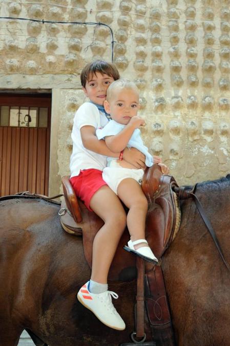 Del 23 a 25 de agosto los fiteranos celebraron la tercera edición de sus jornadas gastronómicas dedicadas a la trashumancia. La programación se concentró especialmente el sábado en el paseo de San Raimundo. Además de la habitual feria de artesanía y del acto principal de la trashumancia, se realizaron otras actividades como paseos a caballo, visitas guiadas o degustaciones.