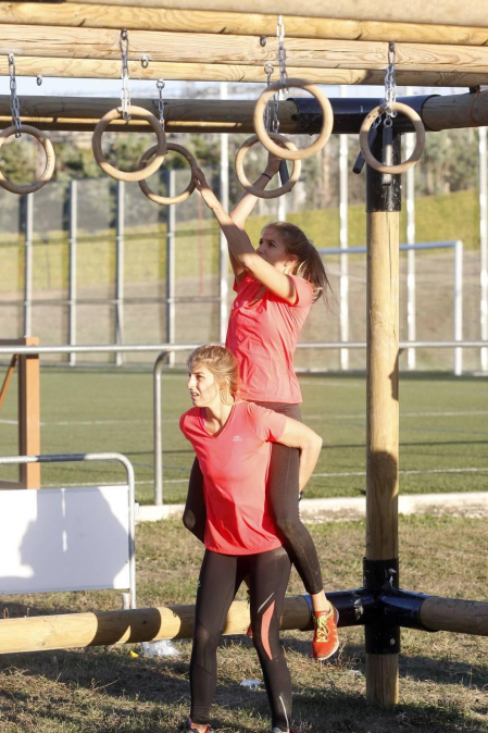 Medio millar de 'gladiadores' participaron este sábado en el Gladiators Day y superaron una treintena de obstáculos en 7 kilómetros por el campus de la Universidad de Navarra