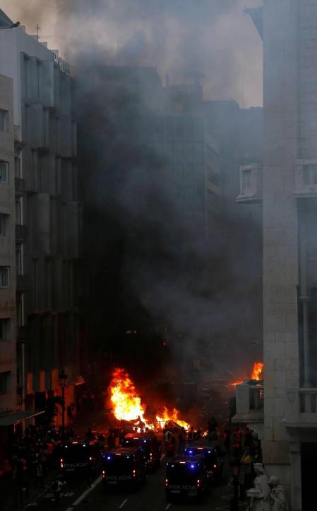 La cinco marchas independentistas colapsan las principales vías de Barcelona