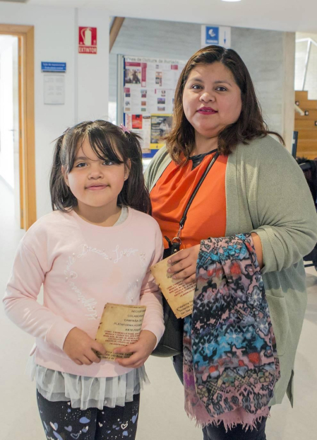 Caritas Interparroquial organizó en la Casa de Cultura de Burlada el VII Festival Solidario: Burlada Pobreza Cero. Un espectáculo con fines solidarios en el que participaron grupos musicales y de baile de Burlada y otros países.