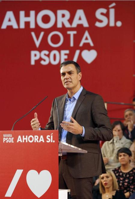 Fotos del mitin del PSOE celebrado este viernes en el Navarra Arena y que ha contado con la presencia de Pedro Sánchez