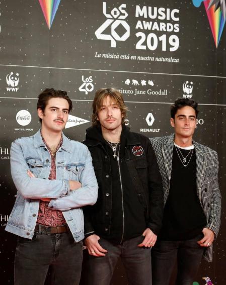 Rosalía, los Jonas Brothers, Leiva, Nicky Jam, Billie Eilis, Aitana, Becky G, Beret, Don Patricio o Ava Max, pusieron en pie a un público de casi 15.000 personas que asistieron a la gala de los premios '40 Music Awards' celebrada en el Wizink Center de Madrid.