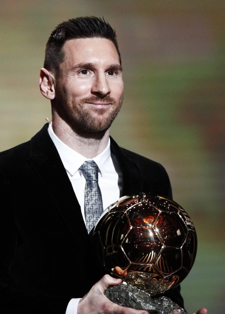 Fotografías de la gala de entrega del Balón de Oro, trofeo que concede la revista deportiva francesa 'France Football'.