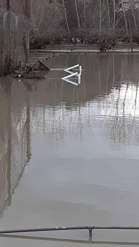 Fotos enviadas por los lectores de Diario de Navarra de las inundaciones de este viernes en Navarra.