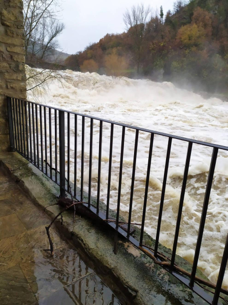 Fotos enviadas por los lectores de Diario de Navarra de las inundaciones de este viernes en Navarra.