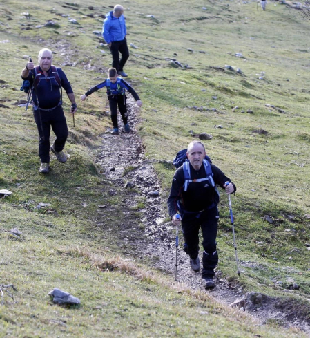 Fotos del Mendigoizaleen Eguna: resumen gráfico de la despedida del año de los montañeros en San Miguel de Aralar.