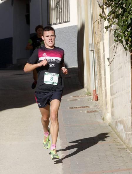 La cita, que reunió este domingo por la mañana a un total de 425 corredores, recaudó 300 euros para la asociación GERNA
