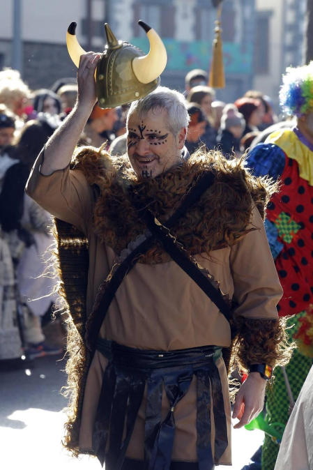 El buen tiempo acompañó a la creatividad, el colorido y el buen humor que caracteriza el desfile del carnaval de Leitza.