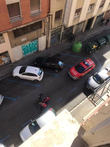 La Policía Foral ha detenido este jueves a varias personas en una operación antidroga desarrollada en Pamplona. Además, una persona se ha atrincherado en un domicilio en la calle Irati del barrio de La Milagrosa.