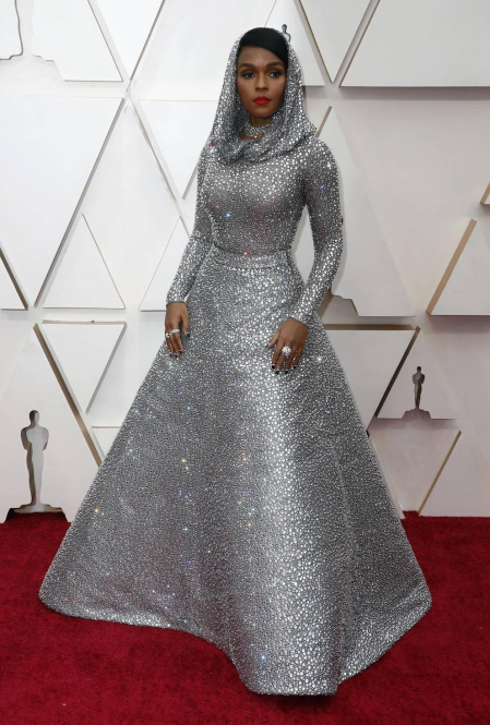 Repaso de los vestidos y diseños que lucieron los artistas en la alfombra roja antes de la entrega de los Premios Oscar
