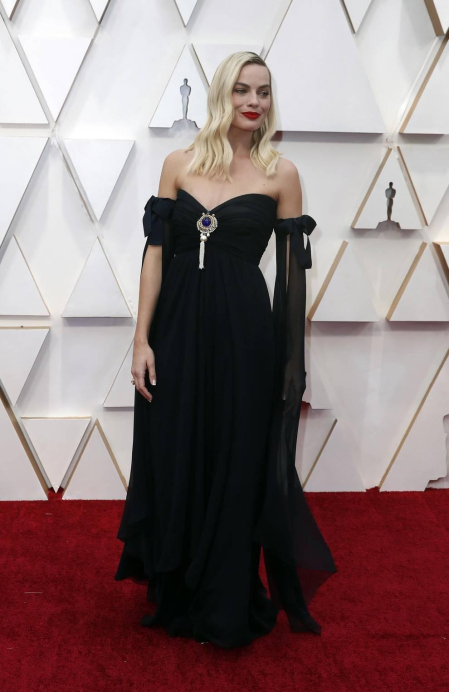 Repaso de los vestidos y diseños que lucieron los artistas en la alfombra roja antes de la entrega de los Premios Oscar