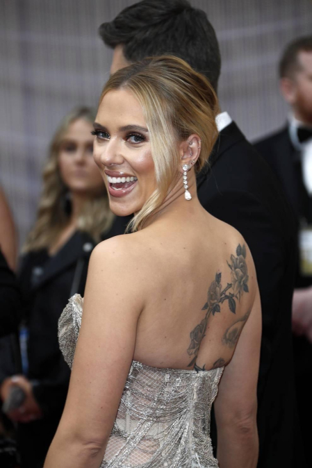 Repaso de los vestidos y diseños que lucieron los artistas en la alfombra roja antes de la entrega de los Premios Oscar