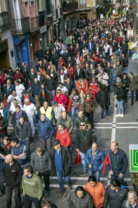 Imágenes de los tractores para la protesta agraria con tractores en Pamplona.