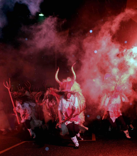 Fotos de la celebración del Carnaval rural en Alsasua este 25 de febrero, con los momotxorros como protagonistas.