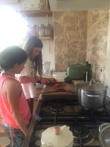 Imágenes enviadas por los lectores donde muestran cómo pasan el aislamiento en casa por el coronavirus.