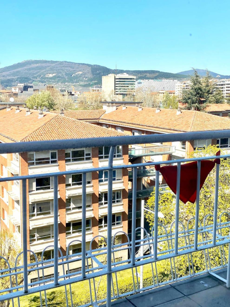 El pañuelo de San Fermín este sábado en todas las ventanas de Navarra. Esa es la idea con la que la capilla de San Fermín hace un llamamiento con motivo del cuarto peldaño de la escalera, este 4 de abril,