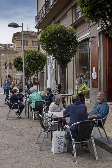 Este lunes, Navarra ha entrado en la fase 1 de la desescalada y numerosos comercios y terrazas de toda la Comunidad foral han reabierto sus puertas.