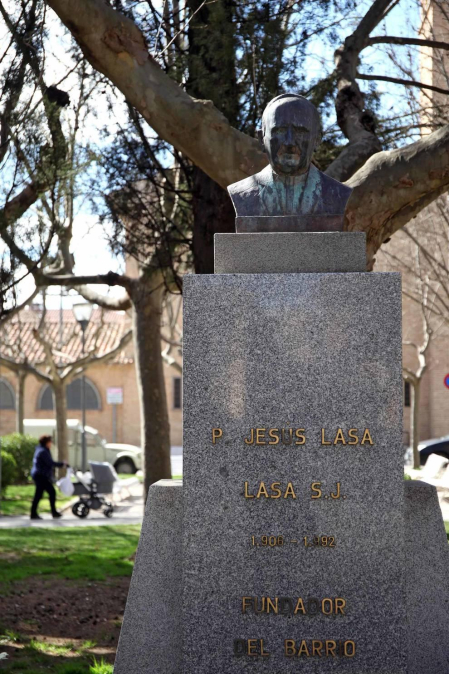 La marcha de la Compañía de Jesús de Tudela deja el legado de un buen número de jesuitas inolvidables en la ciudad. Una labor de atención a los más necesitados que incluyó hasta la fundación de un barrio, el de Lourdes.