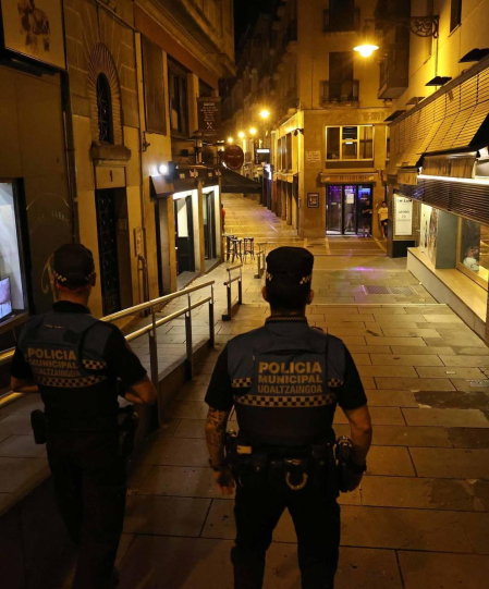 Todas las fotos del dispositivo de vigilancia de la Policía Nacional durante la noche del viernes, 24 de julio, en Pamplona