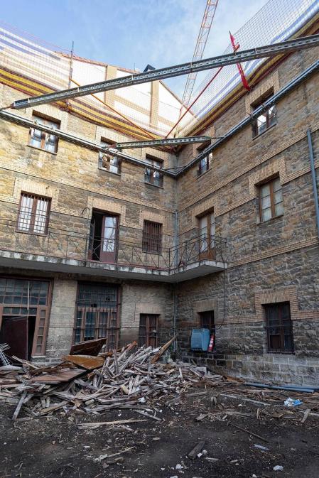 Las demoliciones en el patio inician la rehabilitación de Salesas