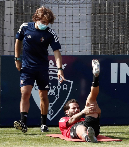 Osasuna ha comenzado este jueves la pretemporada de cara a la próxima campaña con Bittor Alkiza como cabeza visible en sustitución de Jagoba Arrasate, quien este miércoles dio positivo en las pruebas PCR.