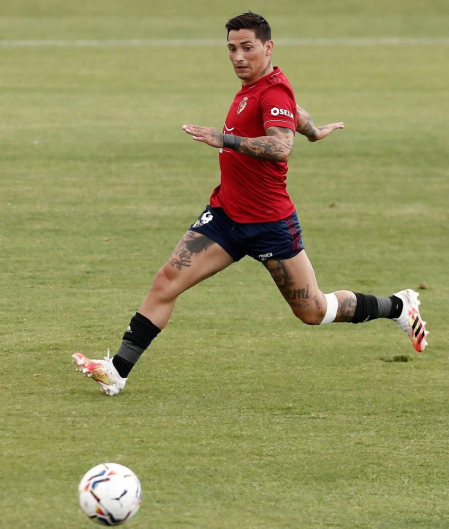 Fotos del partido amistoso de pretemporada en el que Osasuna ha ganado al Alavés por 2-1. El argentino Chimy Ávila ha sido titular en el equipo navarro tras varios meses en dique seco por una lesión.