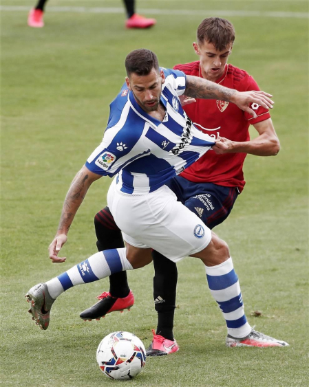 Fotos del partido amistoso de pretemporada en el que Osasuna ha ganado al Alavés por 2-1. El argentino Chimy Ávila ha sido titular en el equipo navarro tras varios meses en dique seco por una lesión.
