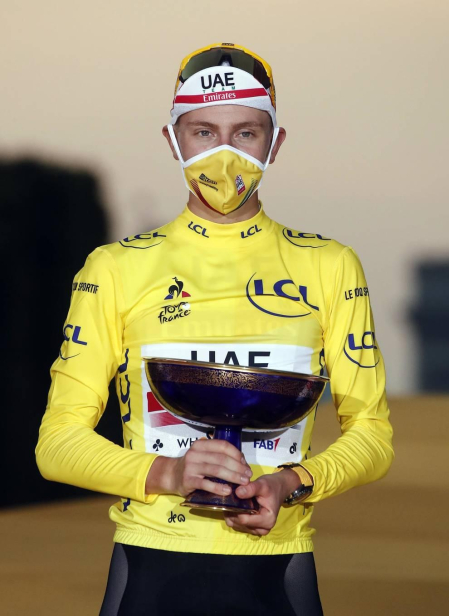Sam Bennett se ha llevado este domingo en París la 21ª y última etapa del Tour de Francia 2020, en una jornada en la que se entregó el triunfo en la general al joven Tadej Pogacar.