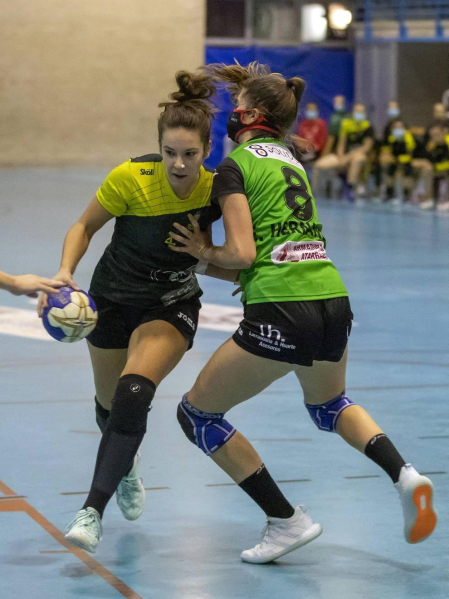 Emocionante choque entre los conjuntos de Villava y Barañáin que se saldó con triunfo de las de casa por un ajustado 26-25.