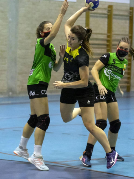 Emocionante choque entre los conjuntos de Villava y Barañáin que se saldó con triunfo de las de casa por un ajustado 26-25.