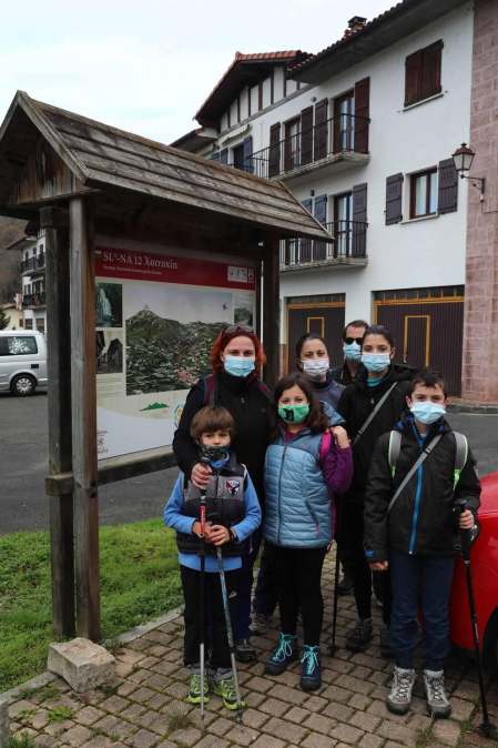 El recurso a los espacios naturales como vía de escape en el año del coronavirus ha llevado a abarrotar algunos puntos de Navarra