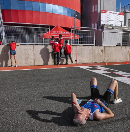 Iker Diges y Alicia Carrera se han proclamado campeones navarros de la distancia de 5 kilómetros en una carrera que ha acogido el Circuito de Los Arcos y que ha sido la primera prueba celebrada en Navarra tras la irrupción de la covid-19.
