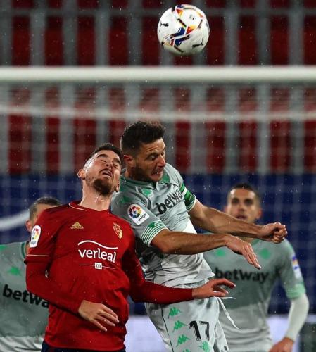 Galería de fotos del partido entre Osasuna y Betis, que ha finalizado con derrota rojilla por 0-2
