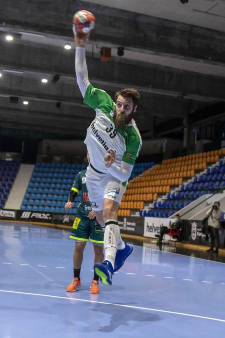 Helvetia Anaitasuna ha ganado 30-25 a Viveros Herol Nava, su cuarta victoria consecutiva que le coloca en sexta posición de la Liga Sacyr Asobal.