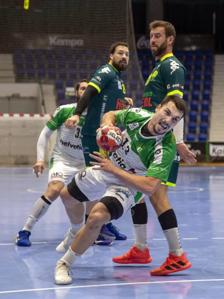 Helvetia Anaitasuna ha ganado 30-25 a Viveros Herol Nava, su cuarta victoria consecutiva que le coloca en sexta posición de la Liga Sacyr Asobal.