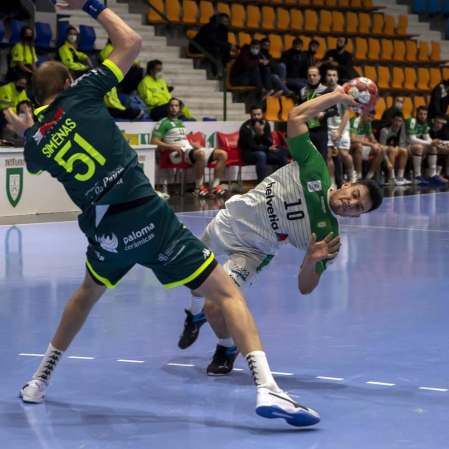Helvetia Anaitasuna ha ganado 30-25 a Viveros Herol Nava, su cuarta victoria consecutiva que le coloca en sexta posición de la Liga Sacyr Asobal.