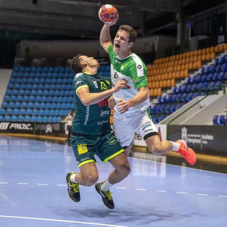 Helvetia Anaitasuna ha ganado 30-25 a Viveros Herol Nava, su cuarta victoria consecutiva que le coloca en sexta posición de la Liga Sacyr Asobal.