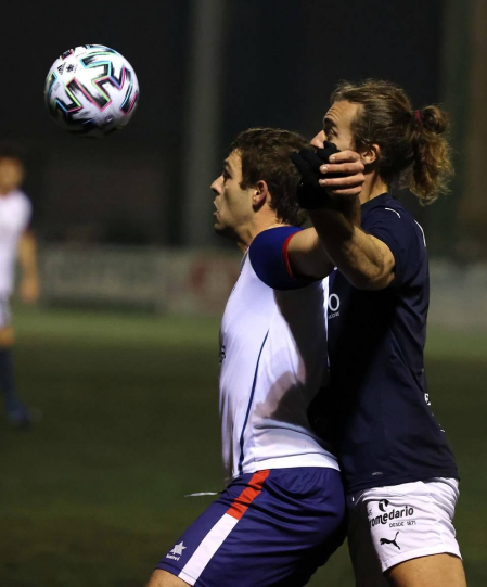 Imágenes del partido de primera ronda de la Copa del Rey disputado entre la Mutilvera y el Racing de Santander en Mutilva.