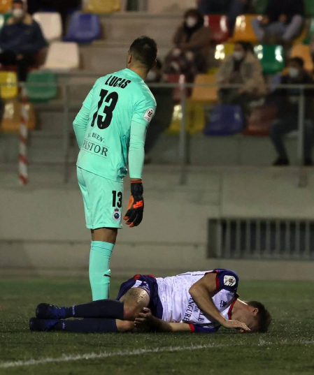 Imágenes del partido de primera ronda de la Copa del Rey disputado entre la Mutilvera y el Racing de Santander en Mutilva.